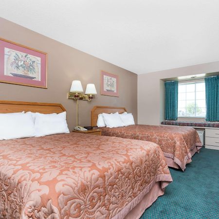 Super 8 By Wyndham Fargo Airport Ξενοδοχείο Εξωτερικό φωτογραφία