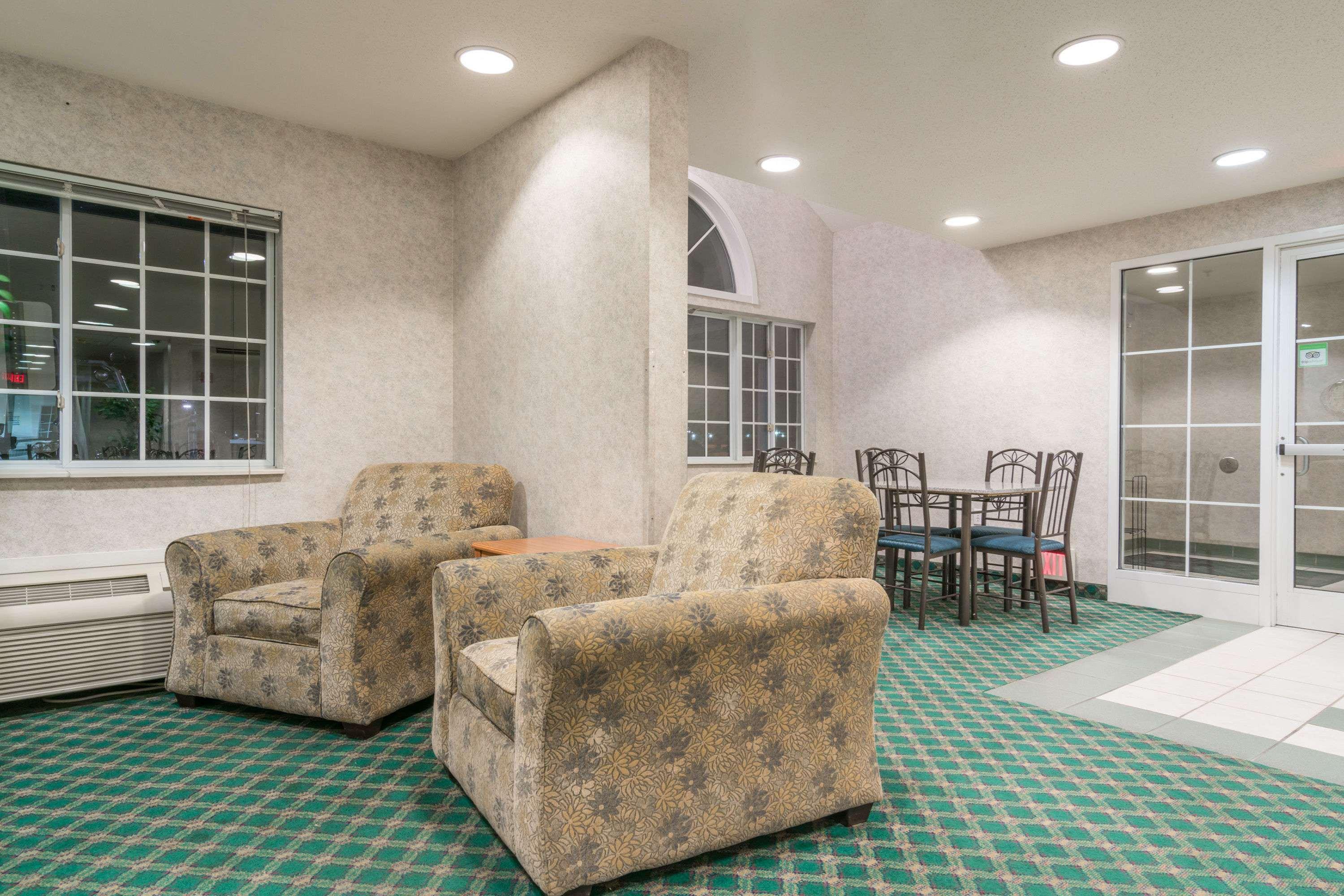 Super 8 By Wyndham Fargo Airport Ξενοδοχείο Εξωτερικό φωτογραφία